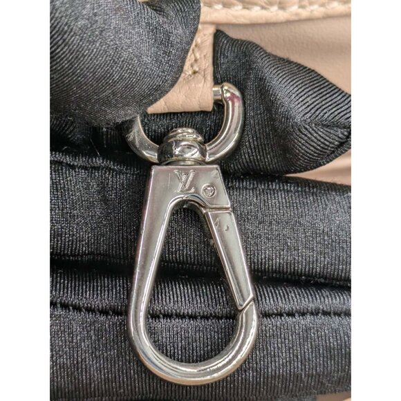 Pre-owned Louis Vuitton Taurillon Capucines MM Tote Blue - Picture 11 of 13